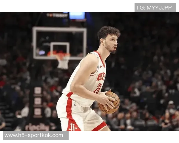 戴拇指护具打球弗拉格坚信竞技体育应无借口球感未受影响